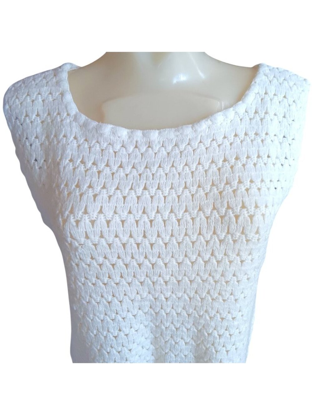 Vintage Knit Mod Crop Top 1960's White Sleeveless Crochet Blouse Mod Granny